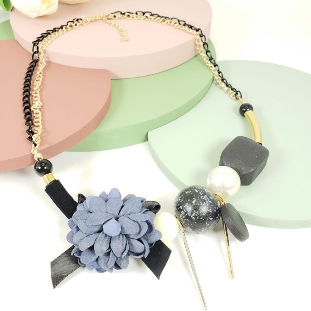 Brand New Handmade Blue Flower With Stones Necklace - Picture 2 of 5